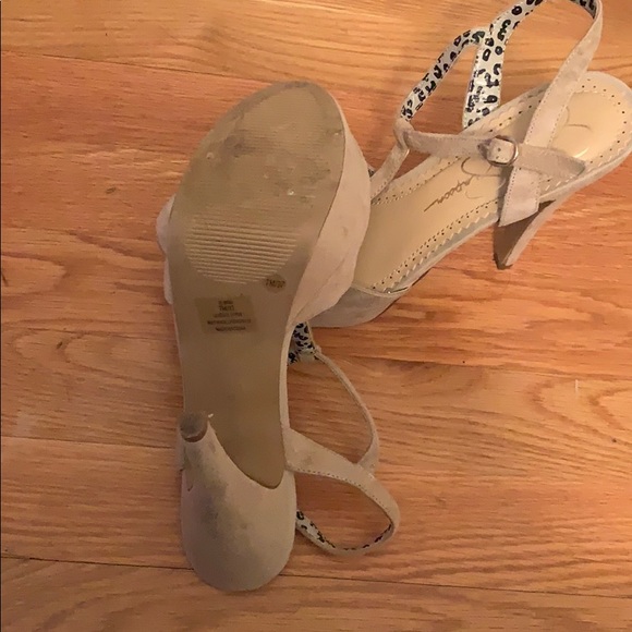 EUC Nude suede Jessica Simpson platform t-strap heels - Picture 5 of 6